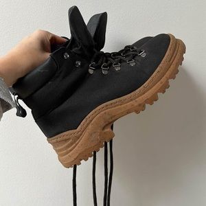 The weekender boot in black by Thesus